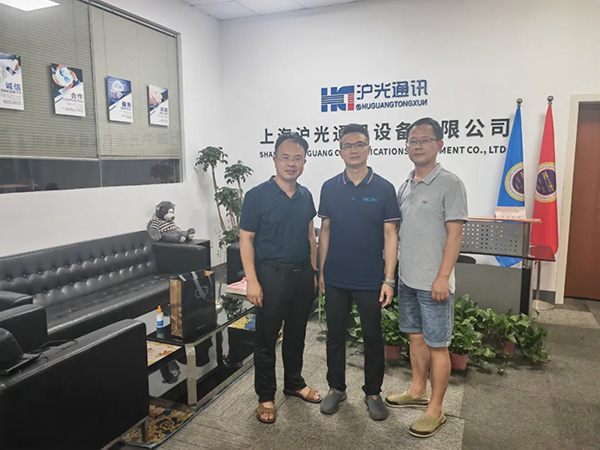 西安科技大学通信与信息工程学院党委副书记张振中一行到访